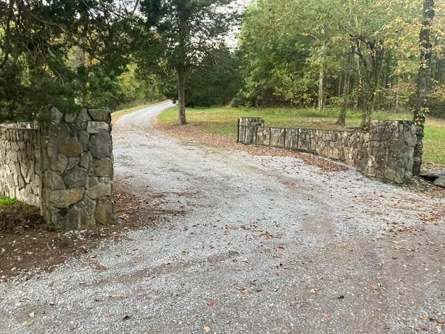 231 Mountain Ln, Milton, TN 37118