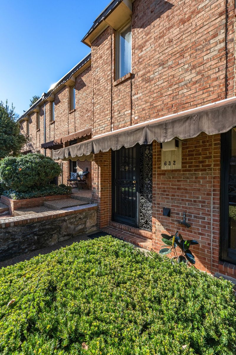 632 Timber Ln, Nashville, TN 37215