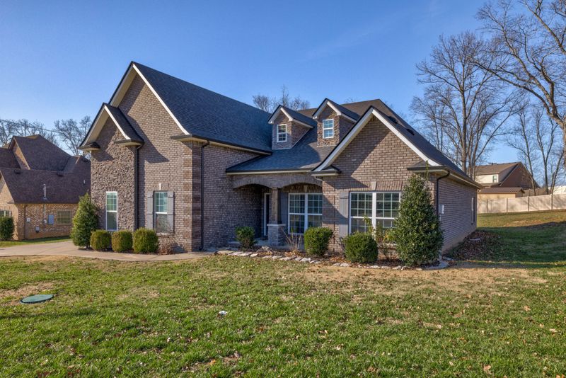 1016 Delta Arthur Dr, Murfreesboro, TN 37129