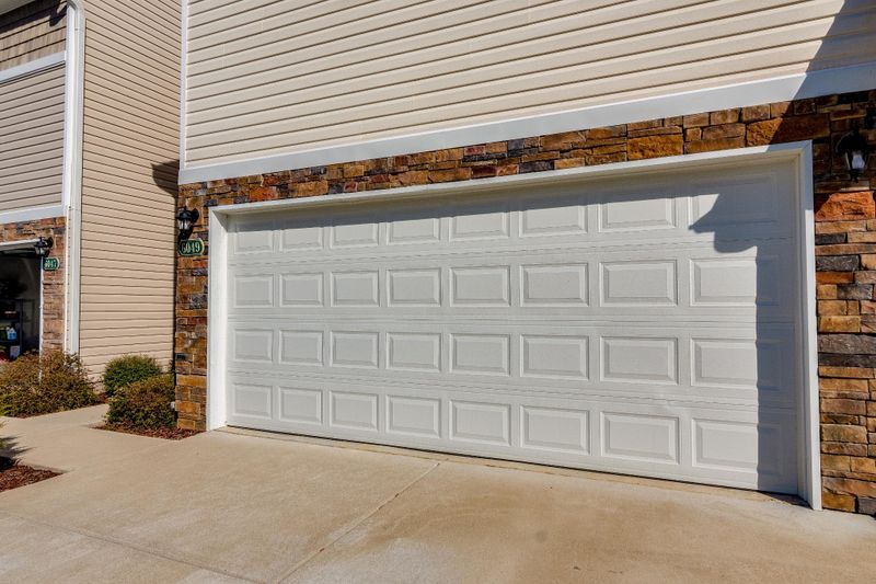 6049 Hillside Ln, Spring Hill, TN 37174