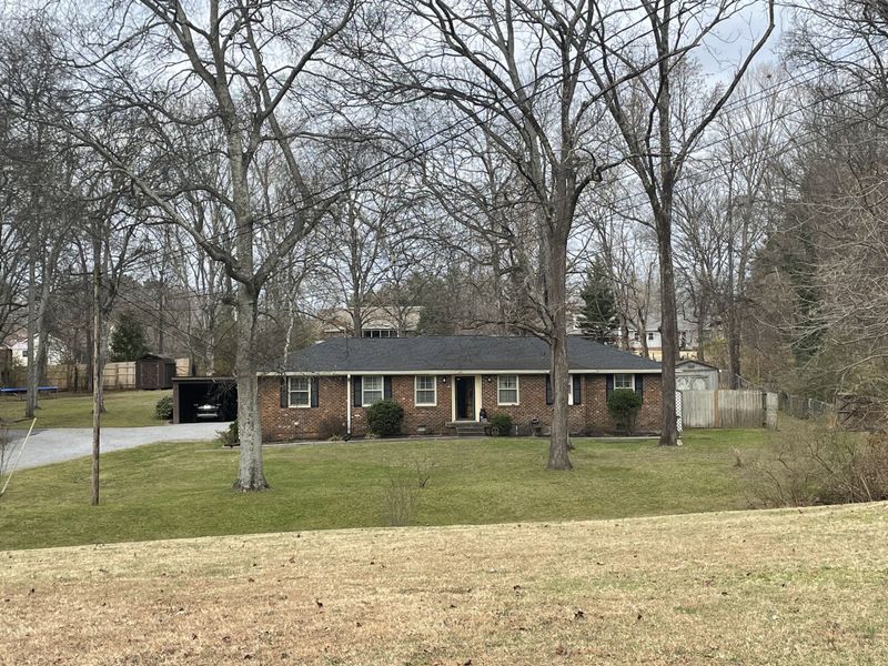 697 Overlook Dr, Mount Juliet, TN 37122