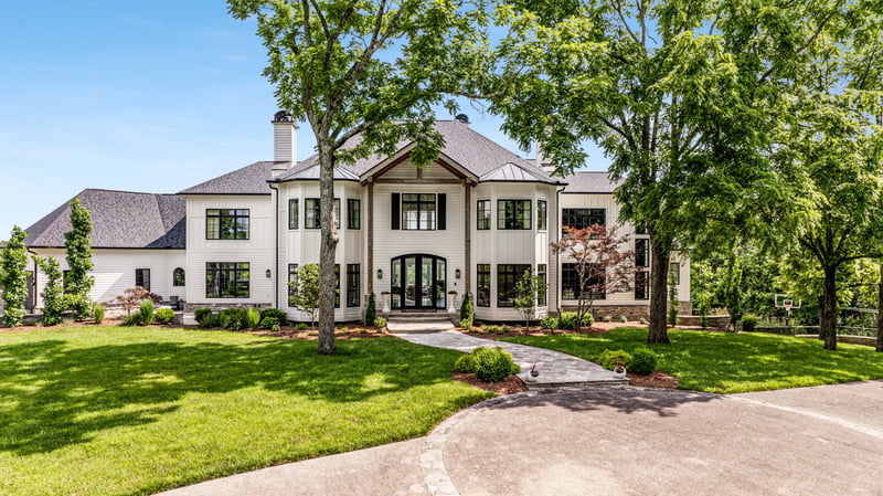 8382 Collins Rd, Nashville, TN 37221