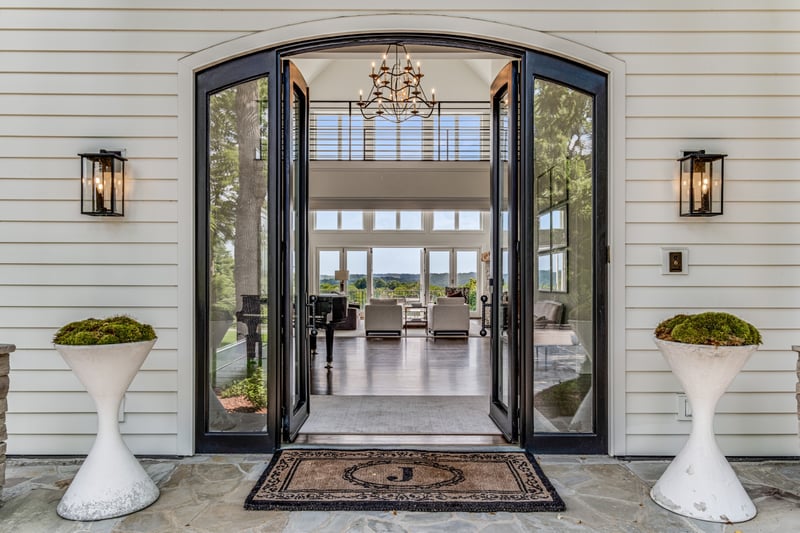 8382 Collins Rd, Nashville, TN 37221