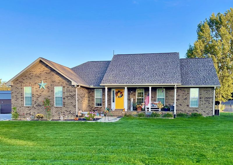 8990 New Chapel Rd, Springfield, TN 37172