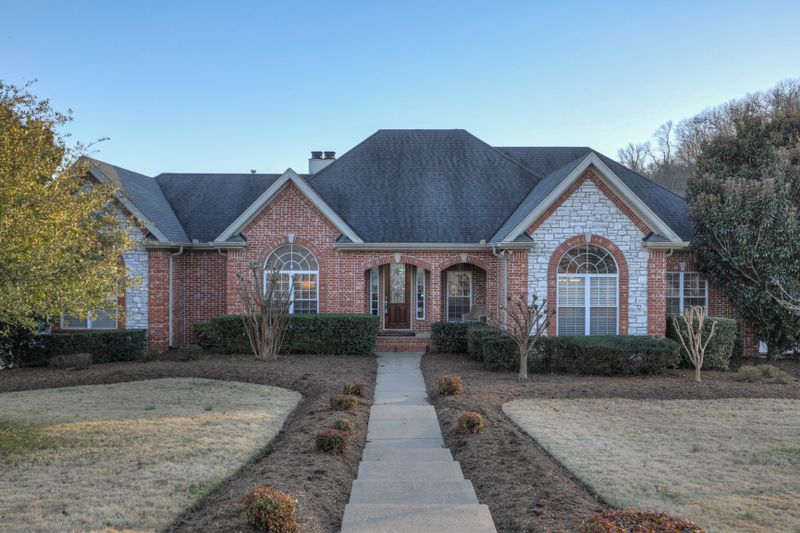 111 Chasepointe Dr, Hendersonville, TN 37075