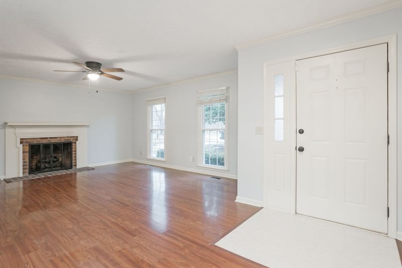 910 Squire Ct, Murfreesboro, TN 37129
