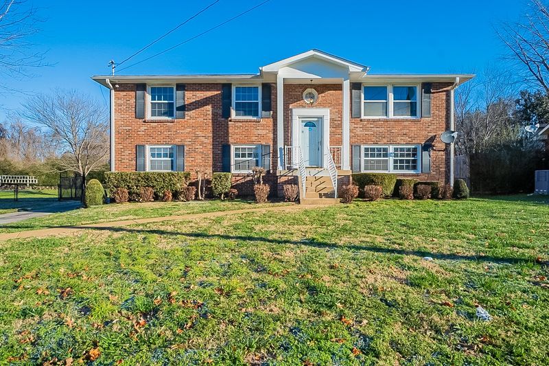 355 Monaco Dr, Hermitage, TN 37076