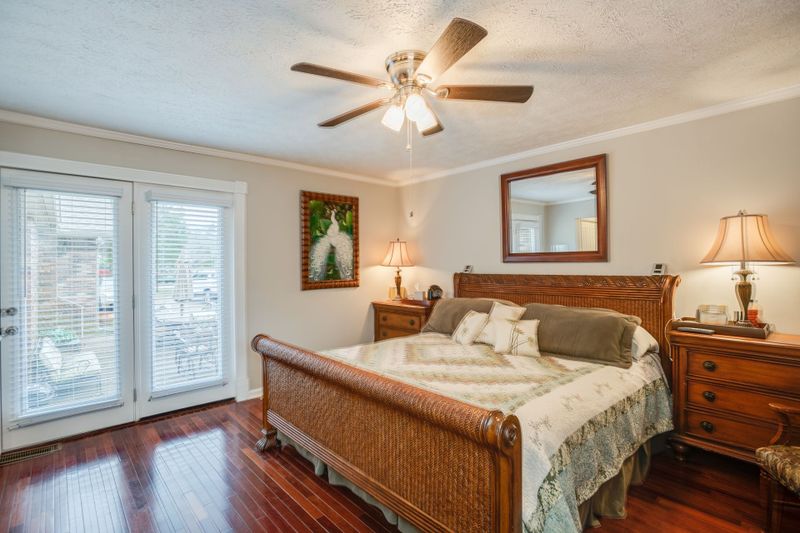 1081 Lakeshore Dr, Gallatin, TN 37066