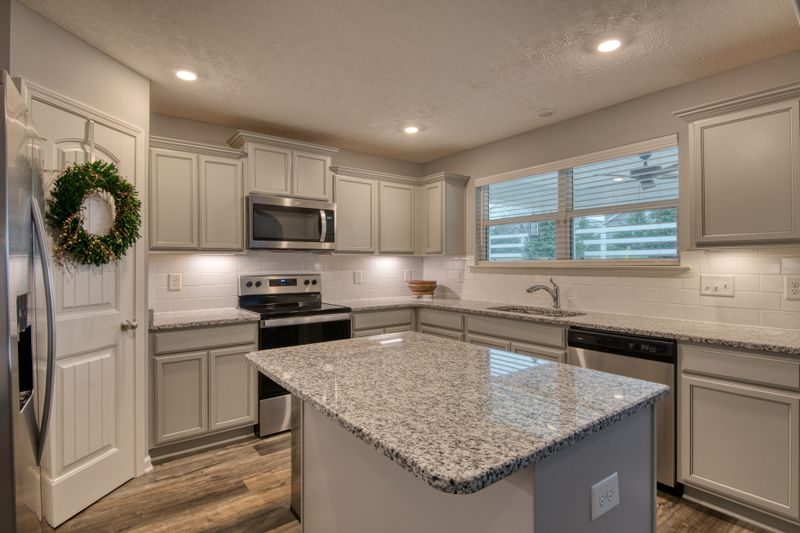 1643 Calcutta Dr, Murfreesboro, TN 37128