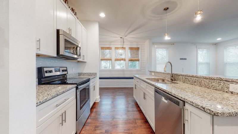 1815 Sherwood Ln, Nashville, TN 37216