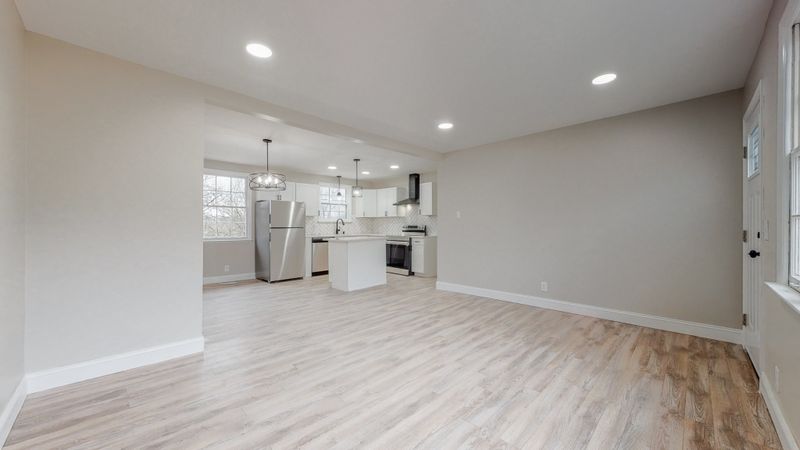 357 Kingview Dr, Nashville, TN 37218