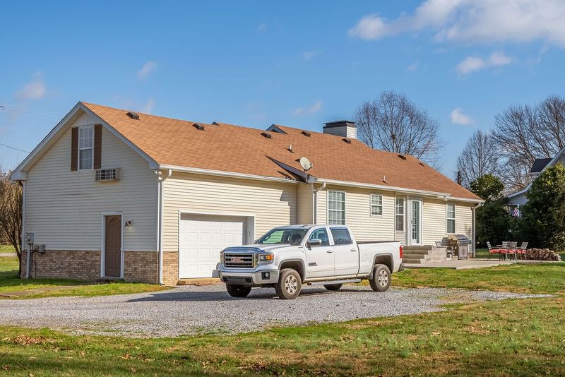 104 Cedar Brook Dr, White House, TN 37188