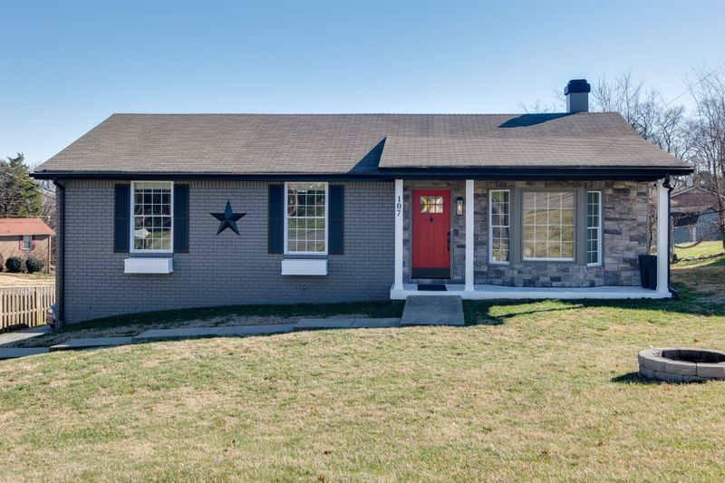 107 Forest Meadows Dr, Hendersonville, TN 37075