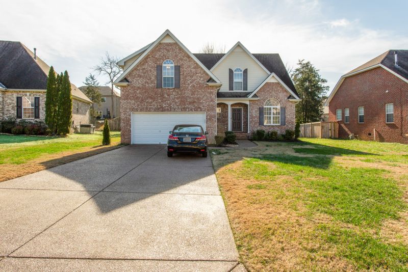3811 Masters Dr, Smyrna, TN 37167