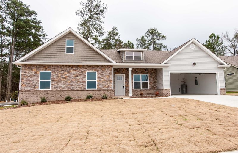 84 Franklin Circle Dr, Fort Oglethorpe, GA 30742