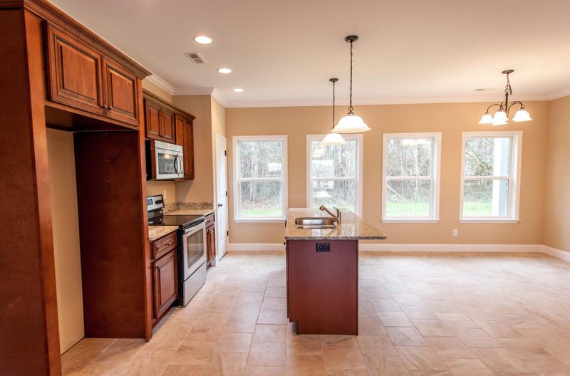 488 Franklin Circle Dr, Fort Oglethorpe, GA 30742