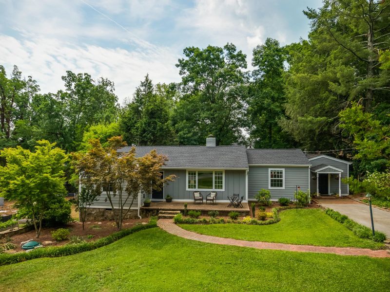 208 Wendy Trl, Lookout Mountain, GA 30750
