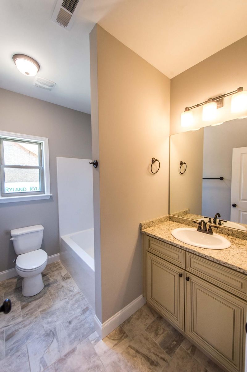 304 Franklin Circle Dr, Fort Oglethorpe, GA 30742