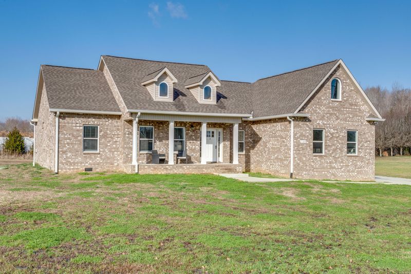 1109 High Lake Dr, Dickson, TN 37055