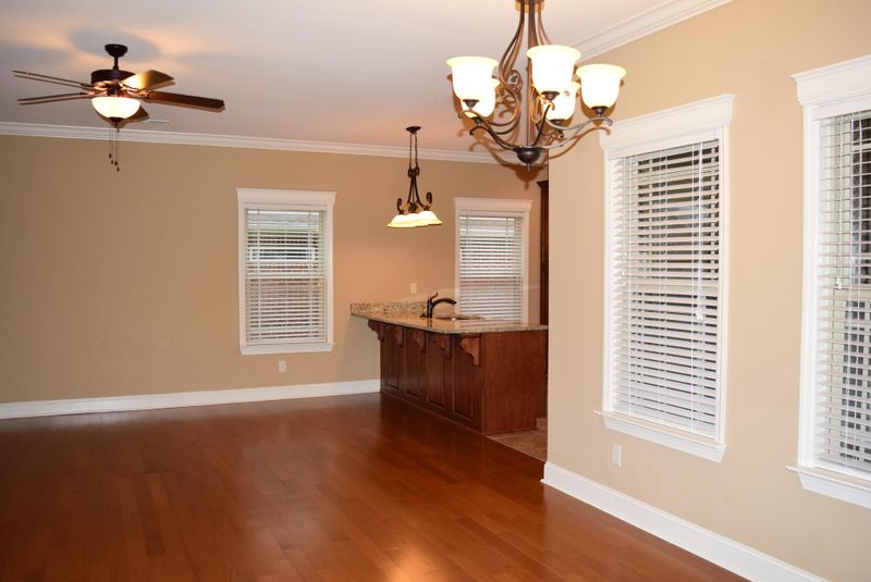 873 Colony Cir, Fort Oglethorpe, GA 30742