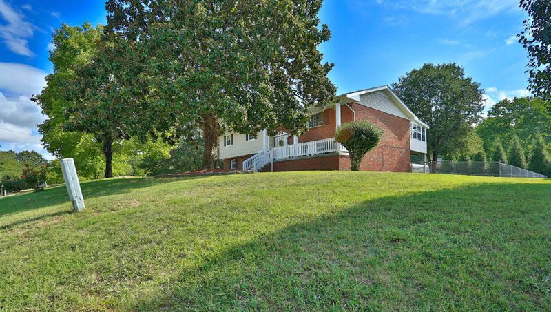 37 Jack Ln, Ringgold, GA 30736