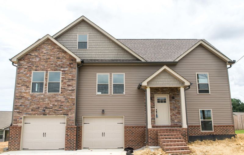 498 Franklin Circle Dr, Fort Oglethorpe, GA 30742