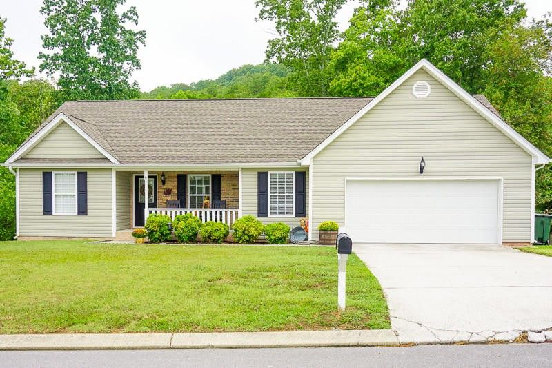141 Manor Dr, Ringgold, GA 30736