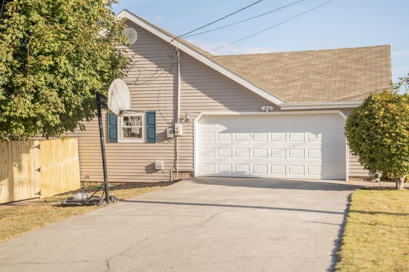 20 Brookside Dr, Ringgold, GA 30736