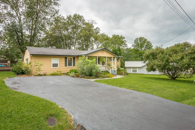 25 Lee Cir, Fort Oglethorpe, GA 30742