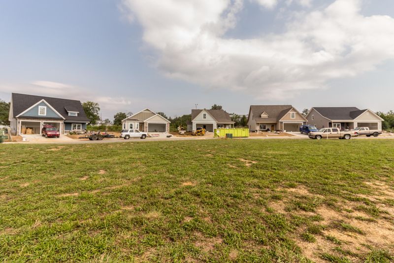65 Browning Dr, Rossville, GA 30741