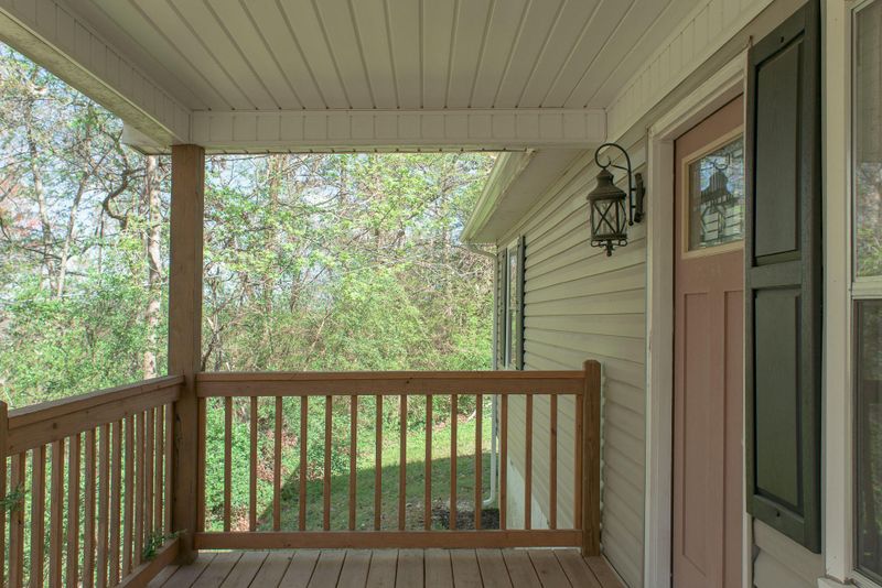 428 Crest Dr, Ringgold, GA 30736