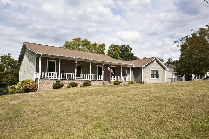 17 Hillside Dr, Ringgold, GA 30736