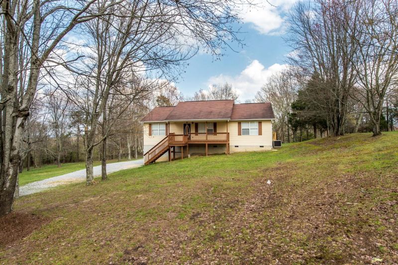 498 Pikes Dr, Trenton, GA 30752