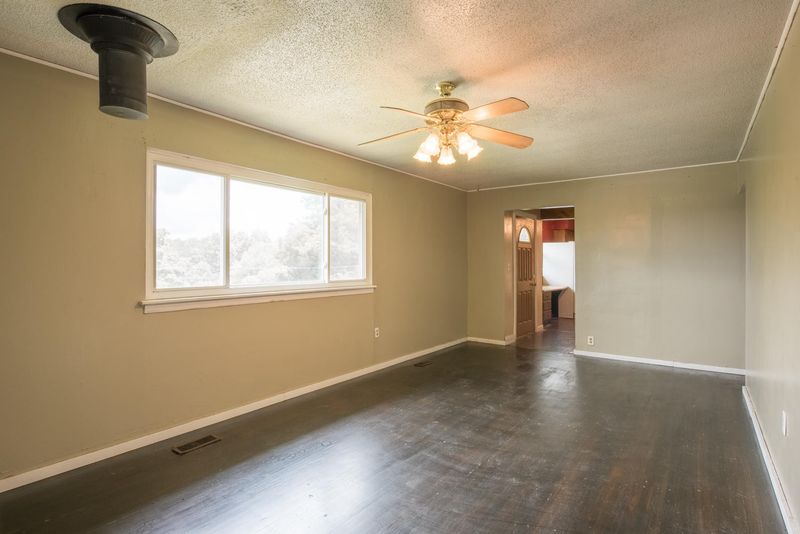 60 Hilltop Dr, Ringgold, GA 30736