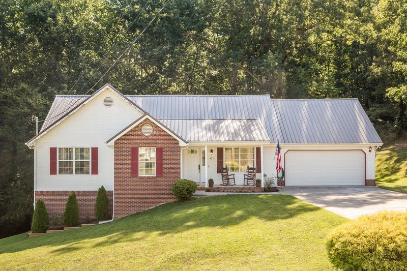 335 Middle View Dr, Ringgold, GA 30736