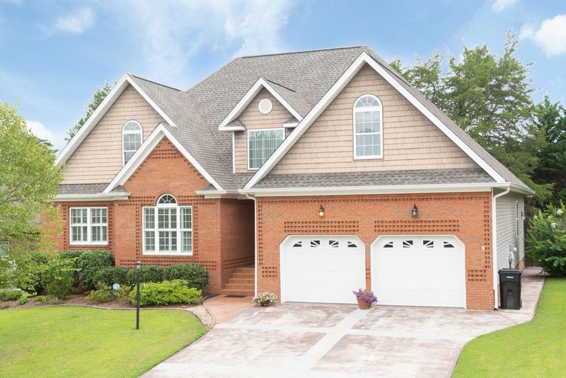 307 Arbor Woods Cir, Ringgold, GA 30736