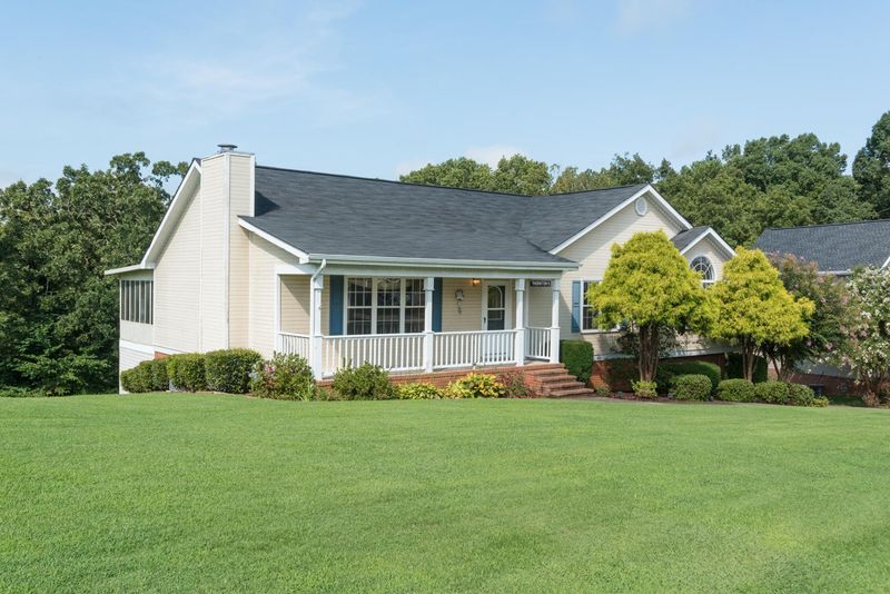 573 Debbie Ln, Ringgold, GA 30736