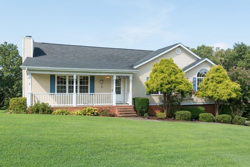 573 Debbie Ln, Ringgold, GA 30736
