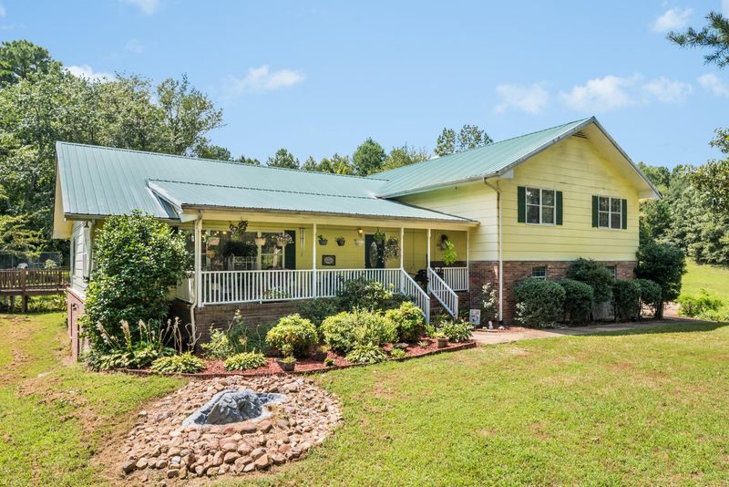 460 Davis Rd, Chickamauga, GA 30707