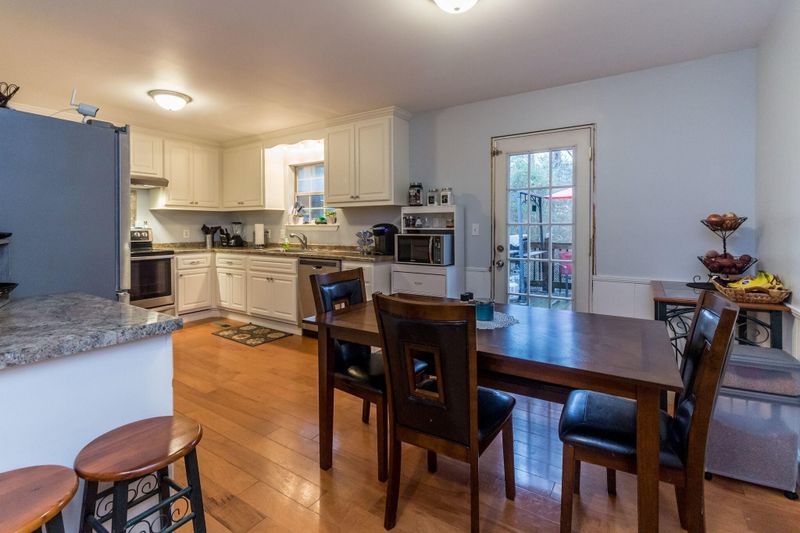 698 Shadow Leaf Ln, Tunnel Hill, GA 30755