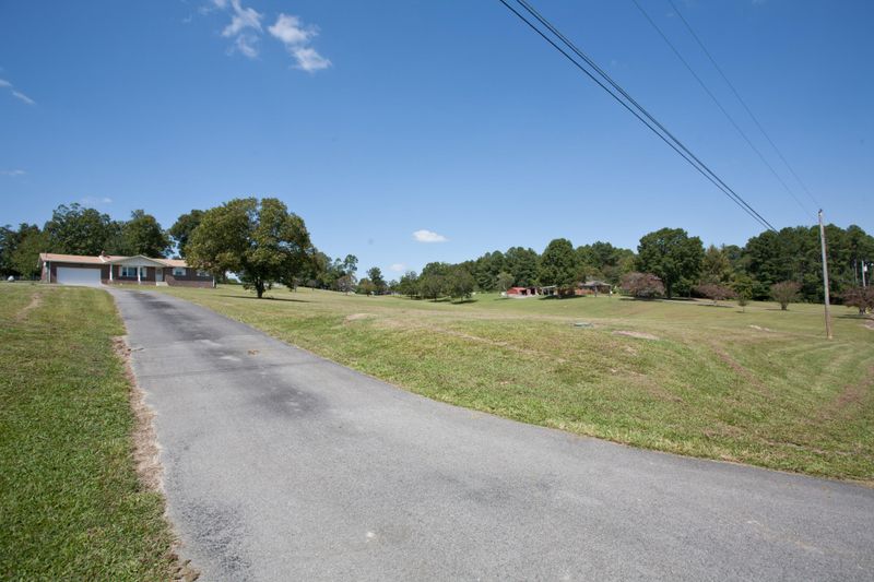 394 Hulsey Dr, Ringgold, GA 30736