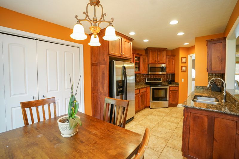 751 Spring Meadows Dr, Ringgold, GA 30736