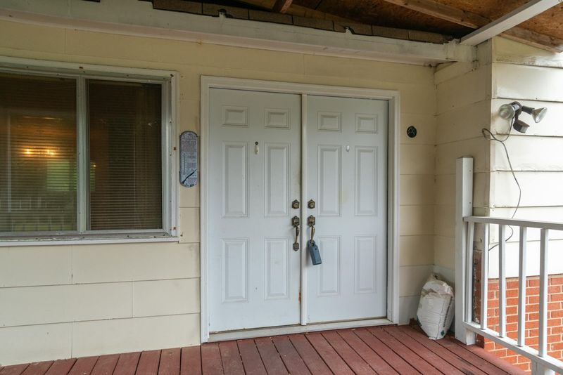 9 Robin Cir, Rossville, GA 30741