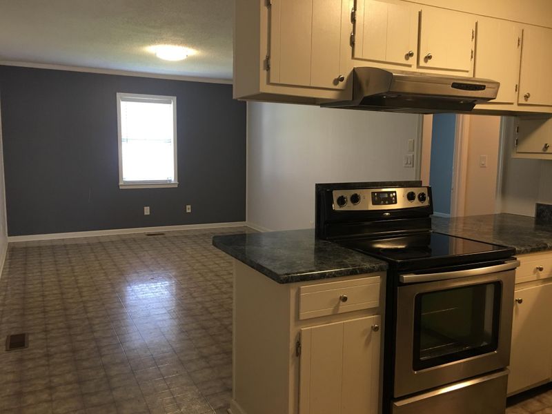 307 Scenic Dr, Tunnel Hill, GA 30755