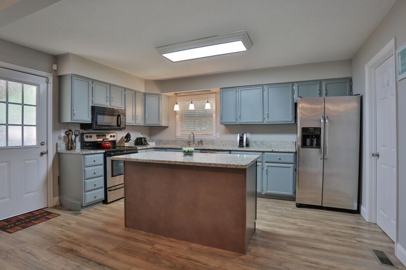 247 Spring Hill Dr, Ringgold, GA 30736