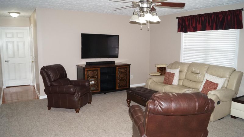 81 Night Shade Ln, Ringgold, GA 30736