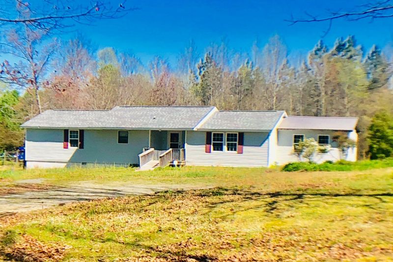 1579 County Rd 128, Flat Rock, AL 35966