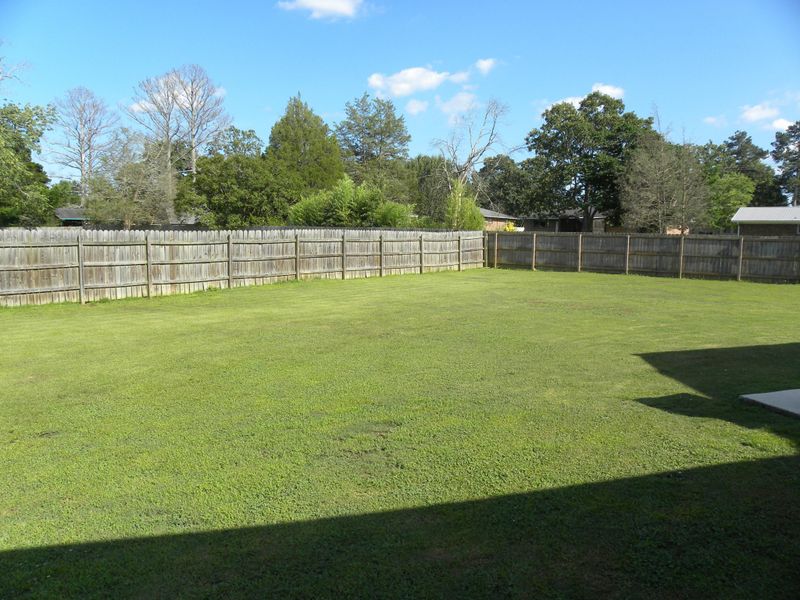 346 Sunrise Dr, Rossville, GA 30741