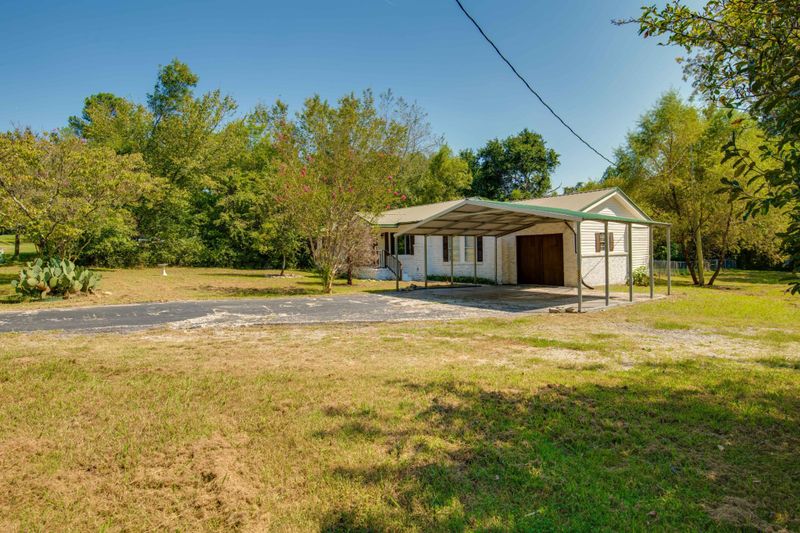 544 Clark Rd, Tunnel Hill, GA 30755