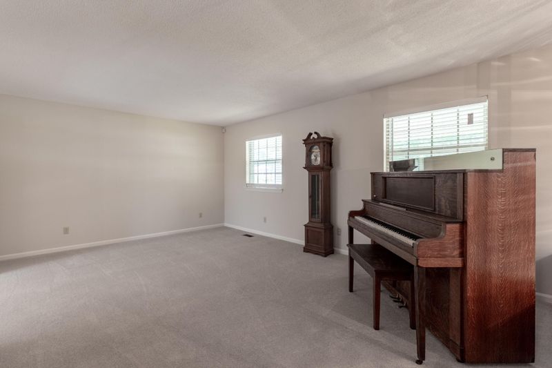 134 Park Dr, Fort Oglethorpe, GA 30742
